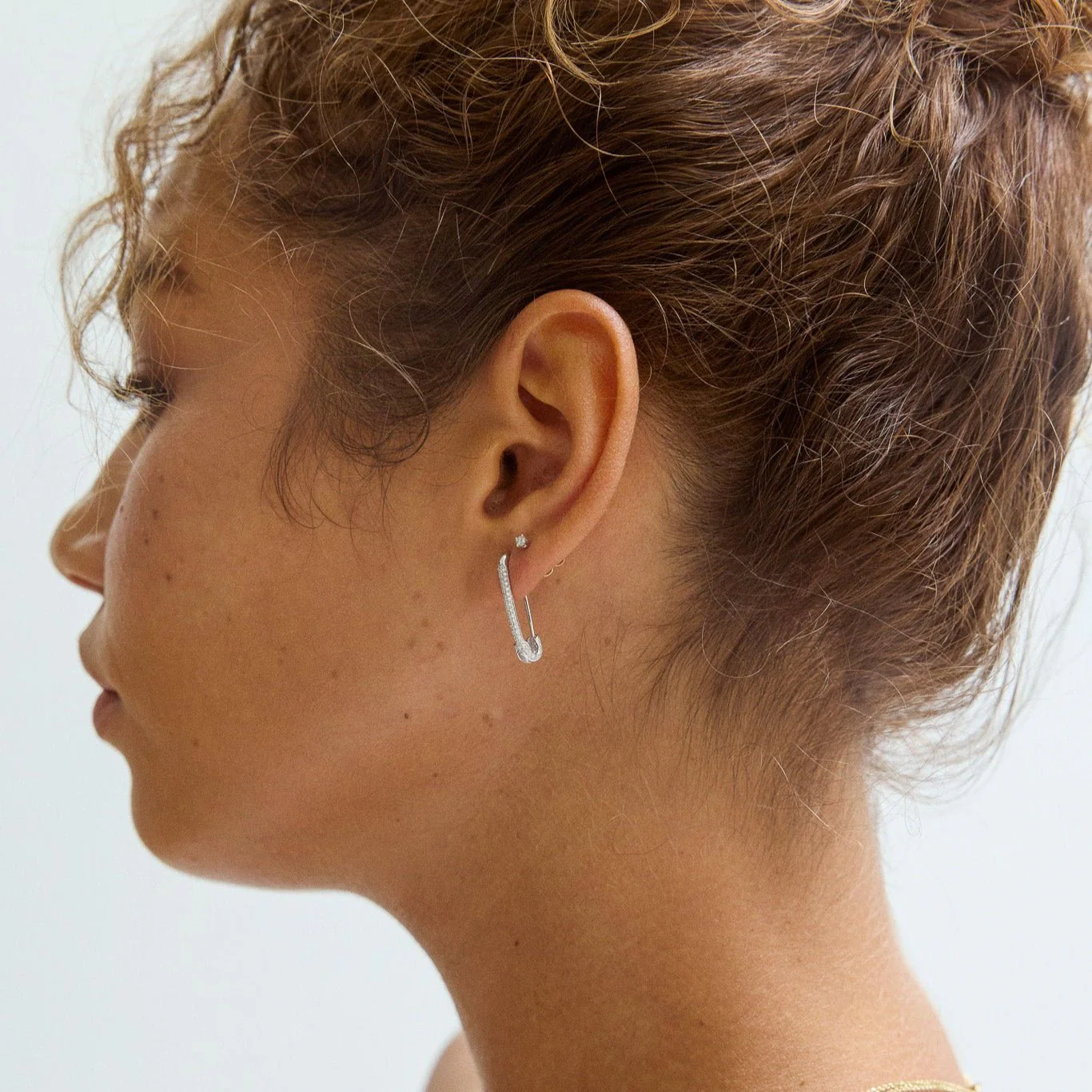 14K All Diamond Safety Pin Earring - Image 4